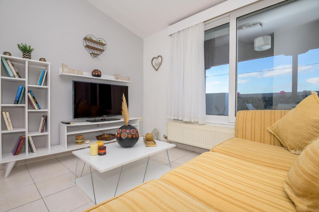 City Melody Apartment With Private Parking 알렉산드로폴리스 외부 사진